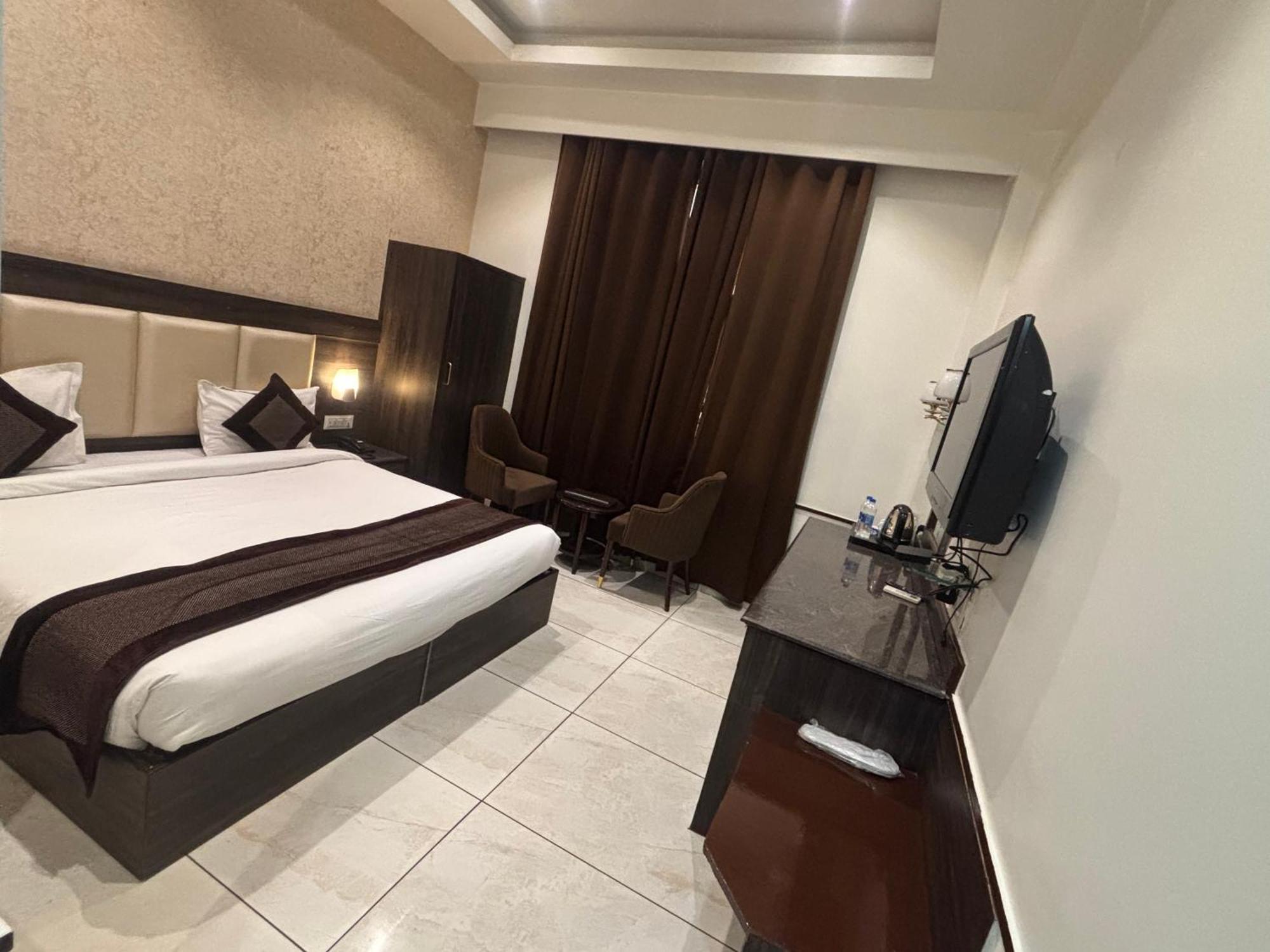 Hotel The Rivaaj Rohtak Экстерьер фото